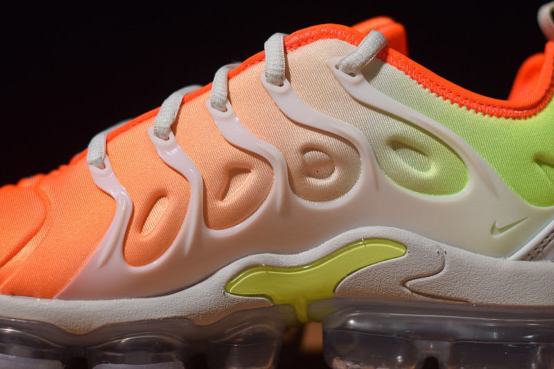 NIKE AIR VAPORMAX PLUS "BARELY GREY" (W) AO4550-003