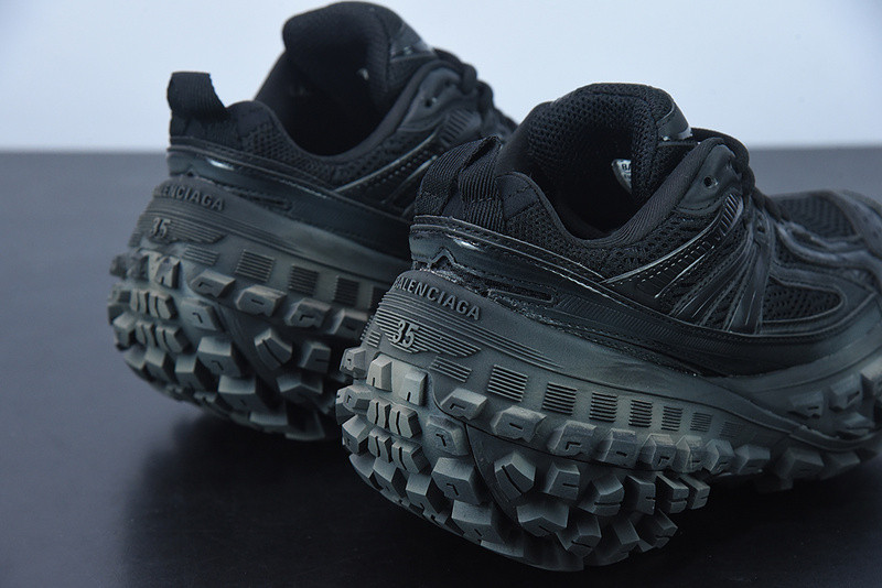 BC DEFENDER RUBBER PLATFORM SNEAKERS