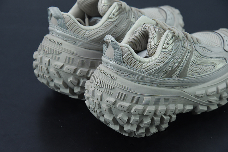 BC DEFENDER RUBBER PLATFORM SNEAKERS