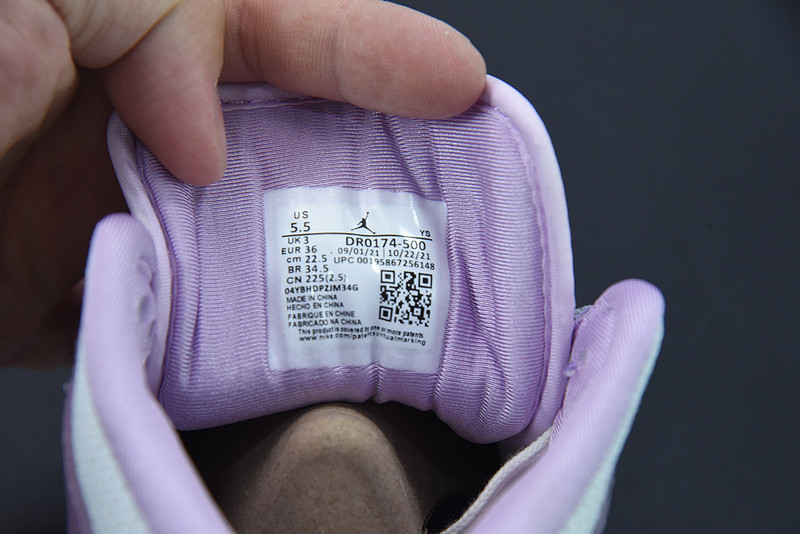 AIR JORDAN 1 MID VALENTINE