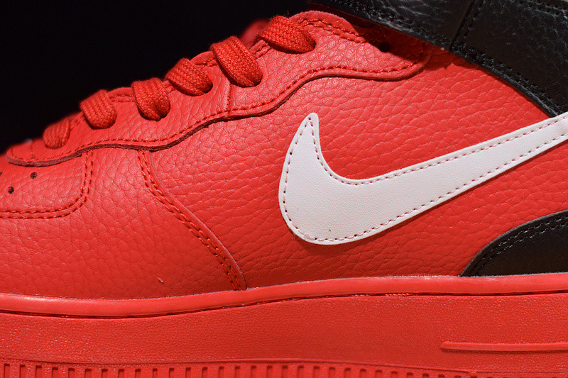 NIKE AIR FORCE 1 MID