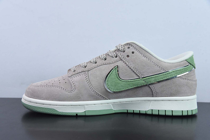 Otomo Katsuhiro x Nike SB Dunk Low ST1391-207