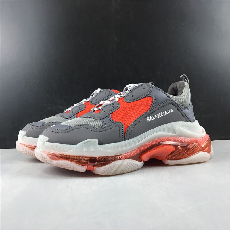 BC TRIPLE S TRAINER 541624 W09O1 2262