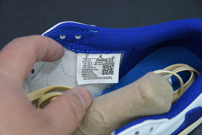 FRAGMENT DESIGN X TRAVIS SCOTT X AIR JORDAN 1 RETRO LOW WHITE ROYAL BLUE DM9868-218