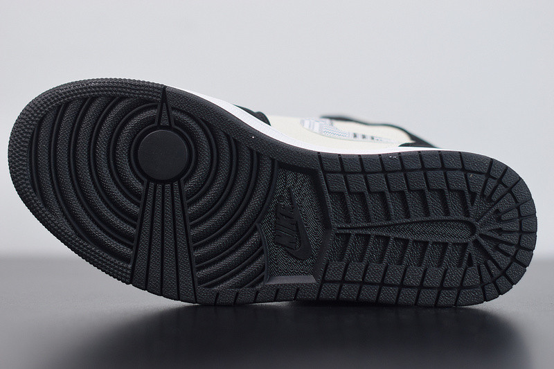 AIR JORDAN 1 MID EQUALITY 852542-010