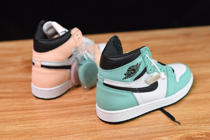 AIR JORDAN 1 RETRO HIGH OG 555441-889