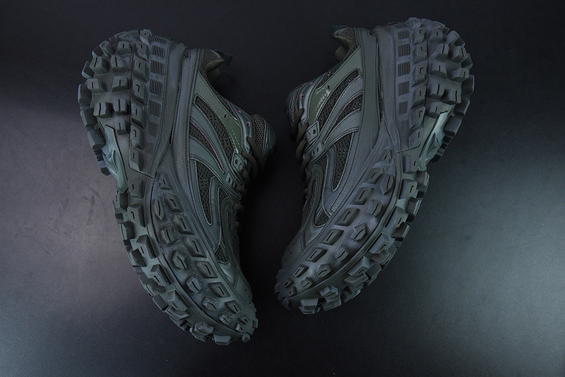 BC DEFENDER RUBBER PLATFORM SNEAKERS