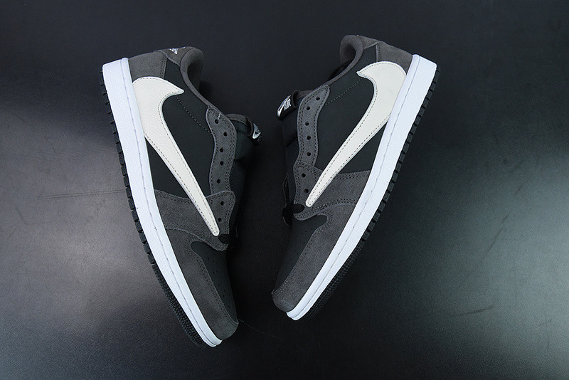 Travis Scott x Air Jordan 1 Low OG “Black/Phantom DM7866-001