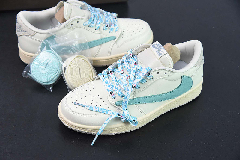 TRAVIS SCOTT X AIR JORDAN 1 LOW