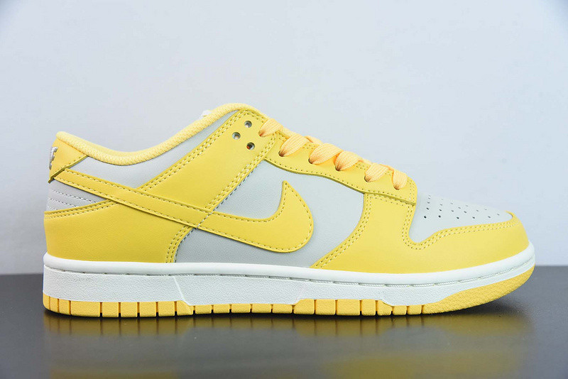 Nike WMNS DUNK LOW