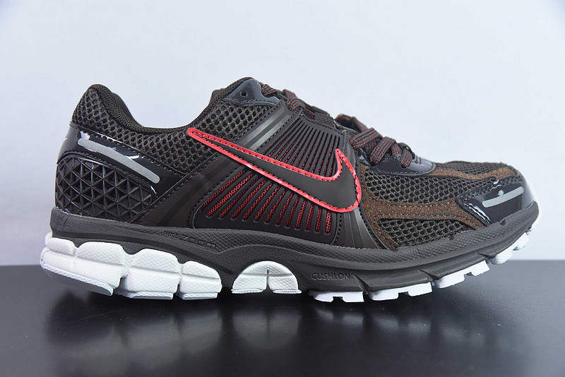 Nike Air Zoom Vomero 5