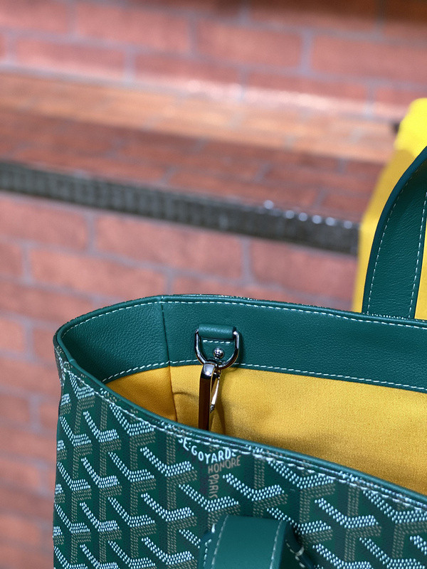 Go*ard purse