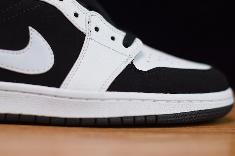 AIR JORDAN 1 MID WHITE BLACK 554724-113