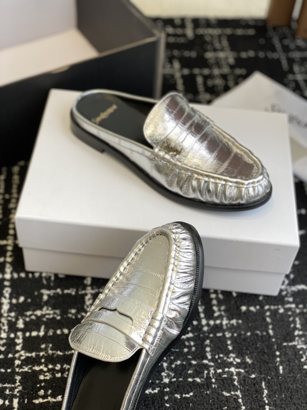 SAINT LAURENT Sneaker