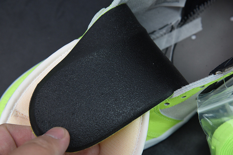 AIR JORDAN 1 HIGH OG “VISIONAIRE” 555088-702