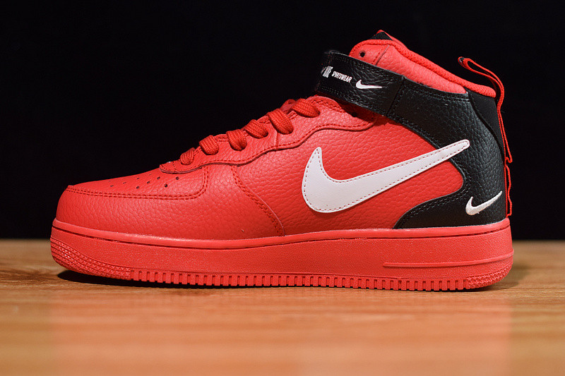 NIKE AIR FORCE 1 MID