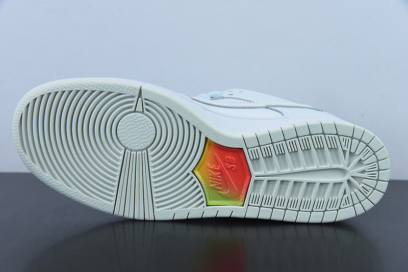 Nike SB Dunk Low “Be True” DR4876-100
