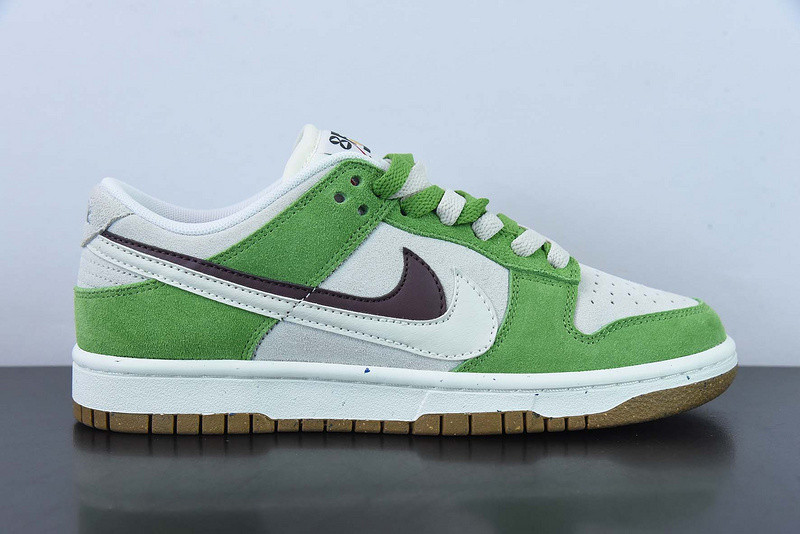 NIKE Dunk Low SE“85” Vlad DO9457-103