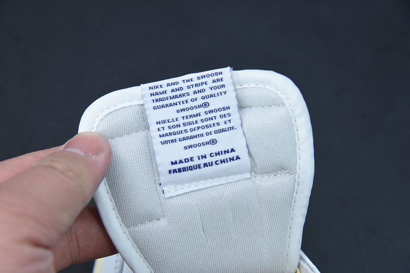 FRAGMENT DESIGN X TRAVIS SCOTT X AIR JORDAN 1 RETRO LOW WHITE ROYAL BLUE DM9868-218