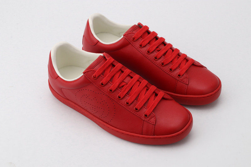 G*u*i sneaker