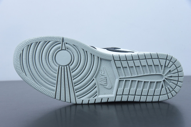 AIR JORDAN 1 HIGH OG “STAGE HAZE” 555088-108