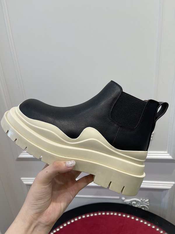 BOTTEGA VENETA SNEAKER