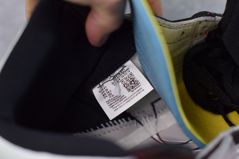 AIR JORDAN 1 RETRO HIGH OG DEFIANT “TOUR YELLOW" CD6579-071