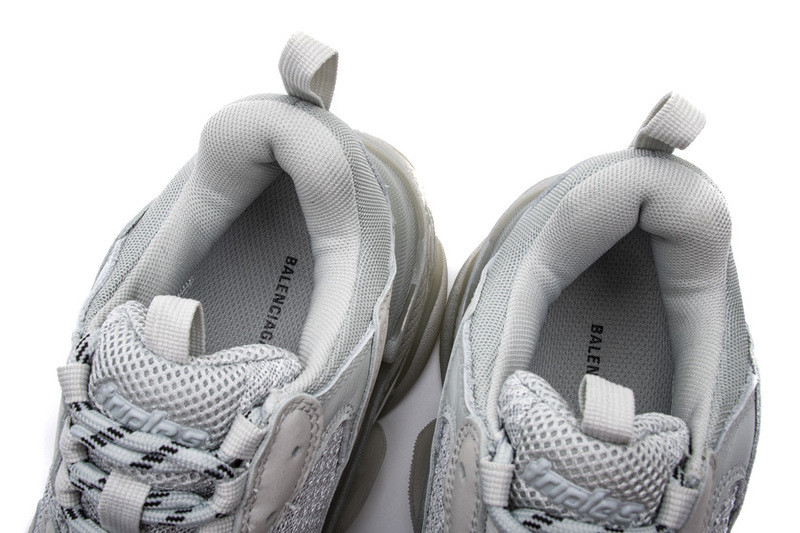 BC TRIPLE S TRAINER 541624 W09O1 1705