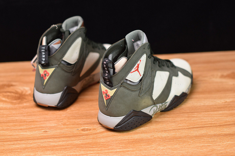PATTA X AIR JORDAN 7 RETRO OG SP  “ICICLE” AT3375-100