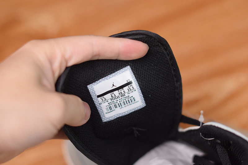 AIR JORDAN 1 MID RELEASING WITH CANVAS UPPERS 852542-002