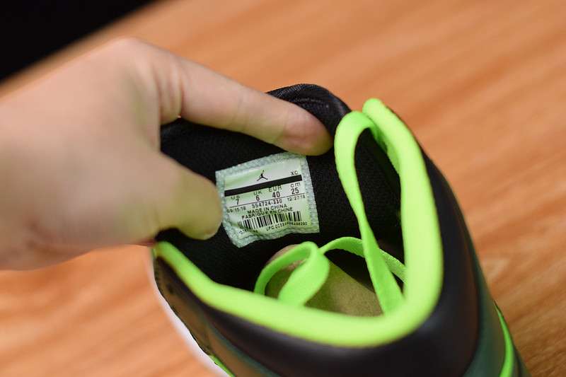 AIR JORDAN 1 MID "HULK" 554724-330