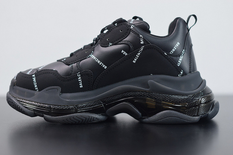 BC TRIPLE S TRAINER  524039 W06E1 2021