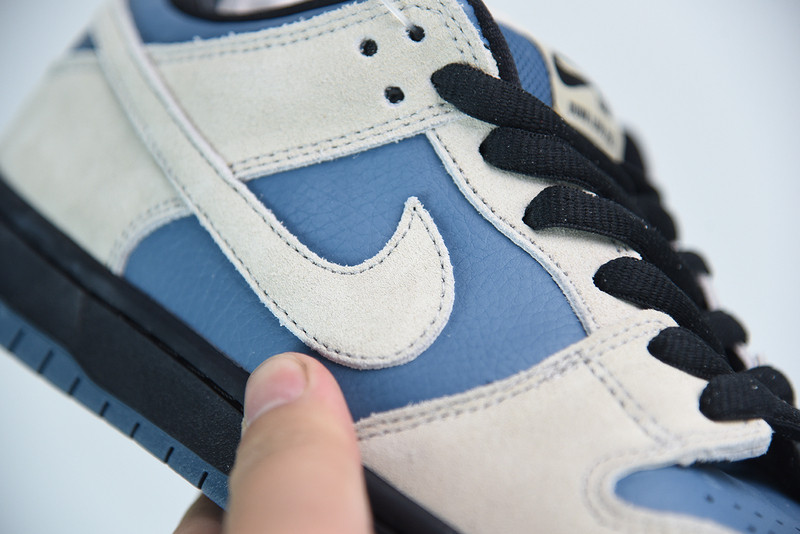 NIKE SB DUNK LOW LIGHT CREAM THUNDERSTORM BQ6817-200