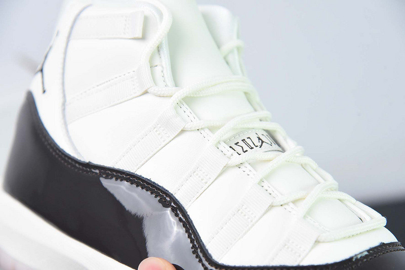 Air Jordan 11 WMNS "Neapolitan" AR0715-101