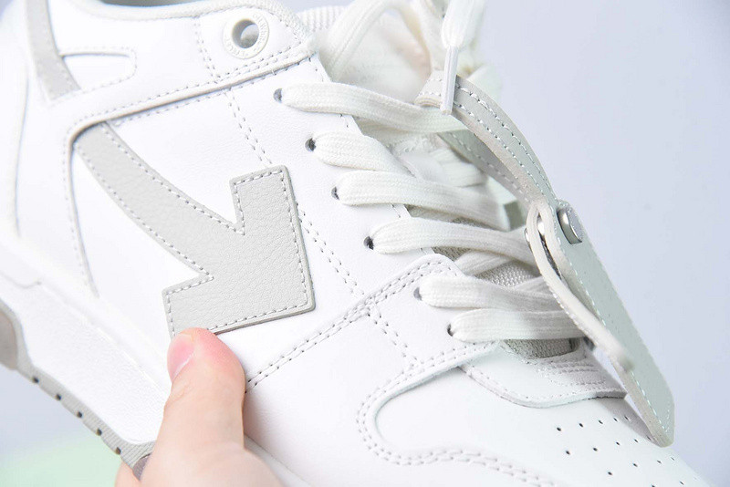 OF™ C/O VIRGIL ABLOH OUT OF OFFICE LOW-TOP LEATHER SNEAKERS ‘OOO“