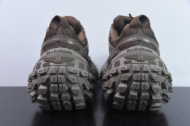 BC DEFENDER RUBBER PLATFORM SNEAKERS