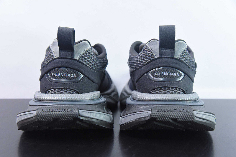 BC XL Sneakers