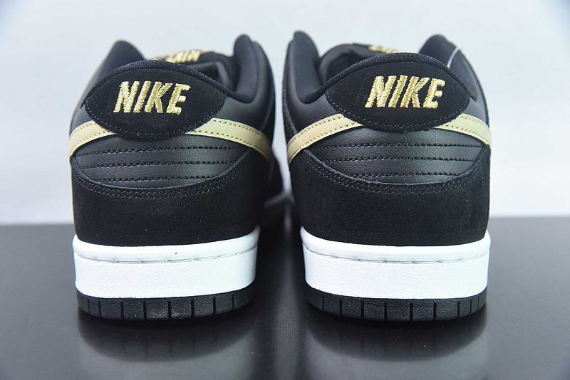Nike SB Dunk Low Pro Takashi 304292-072