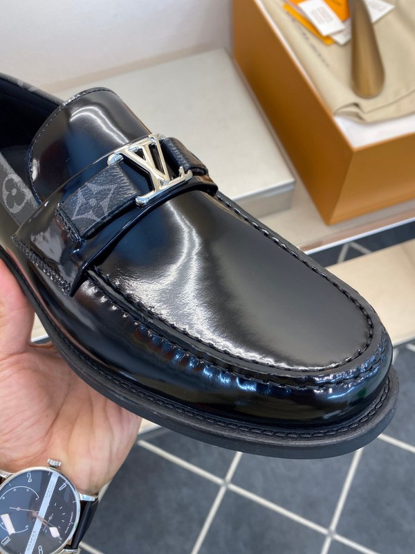 LVT shoes