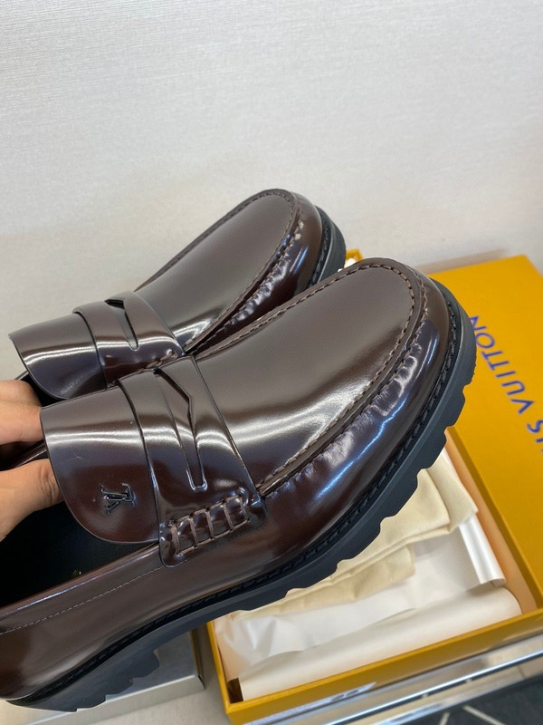 LVT shoes