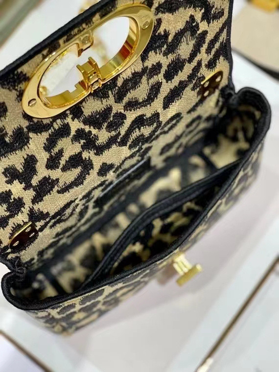 D*or bag