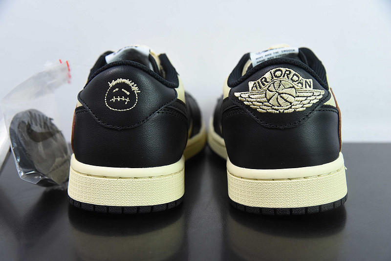 TRAVIS SCOTT X AIR JORDAN 1 LOW OG “PALE VANILLA” DM7866-201