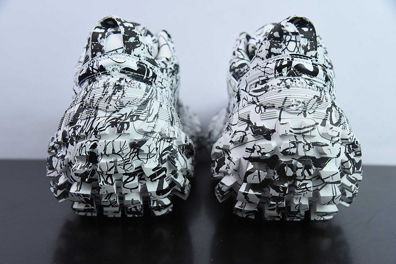 BC DEFENDER RUBBER PLATFORM SNEAKERS