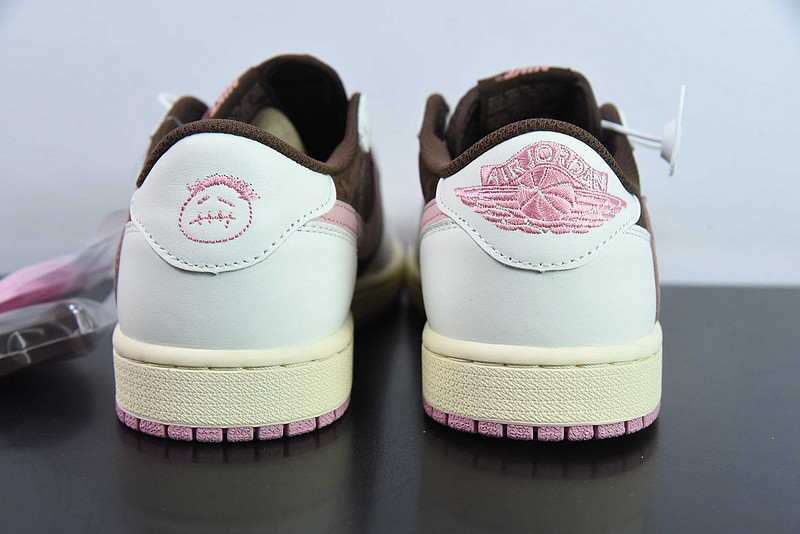 TRAVIS SCOTT X AIR JORDAN 1 LOW OG “DARK PONY/PINK OXFORD” DZ4137-206