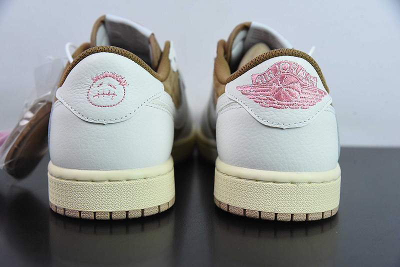 TRAVIS SCOTT X AIR JORDAN 1 LOW OG “SAIL/SHY PINK” DM7866-106