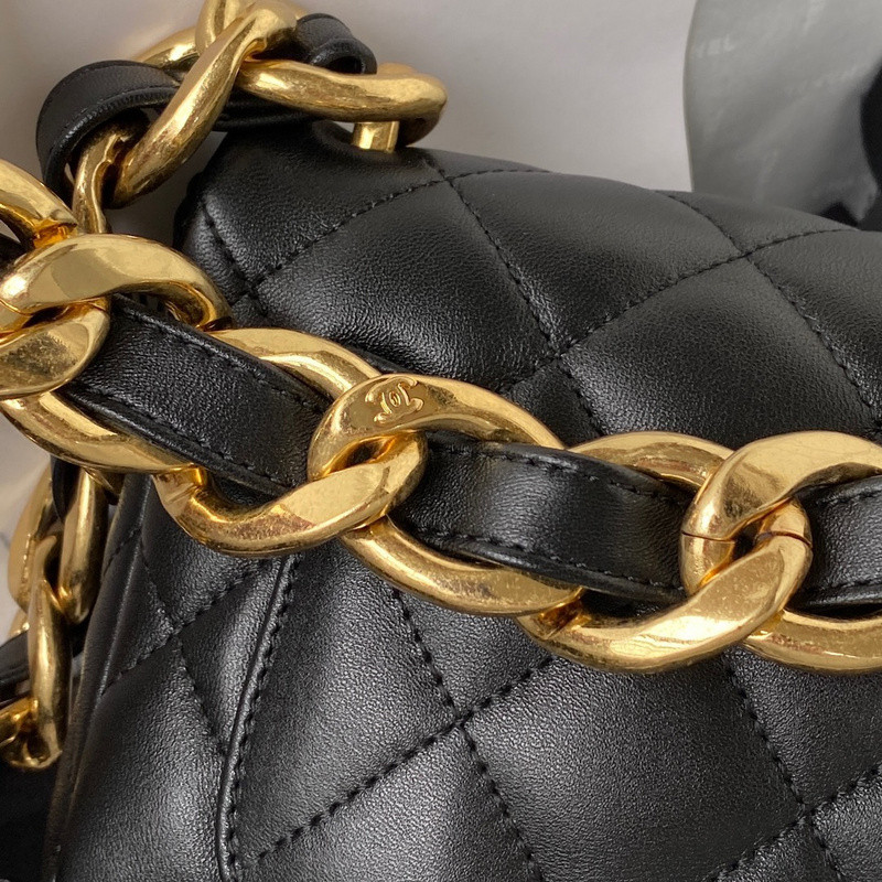 Ch*el purse