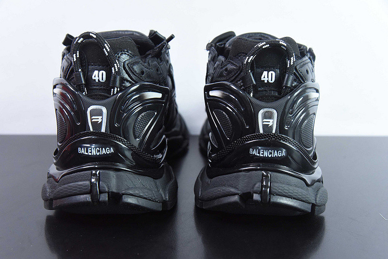 Ba*len*cia*ga runner sneaker