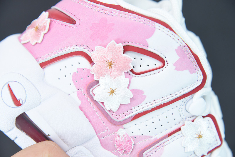 NIKE AIR MORE UPTEMPO 96 GS"WHITE/CHERRY BLOSSOMS