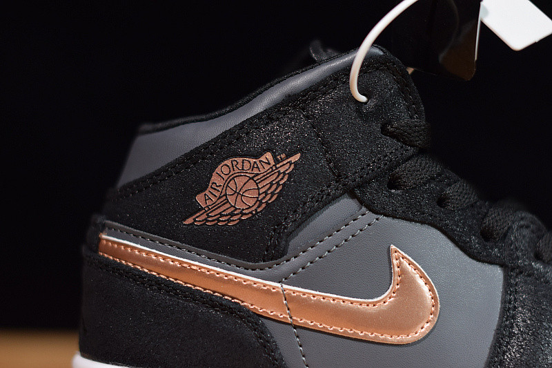 AIR JORDAN 1 RETRO HIGH GS 705300-006