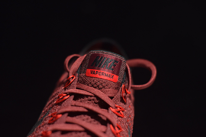 NIKE AIR VAPORMAX